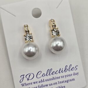 Swarovski Crystal Elements Gold and Pearl Earrings 1 inch long Prom Bridal